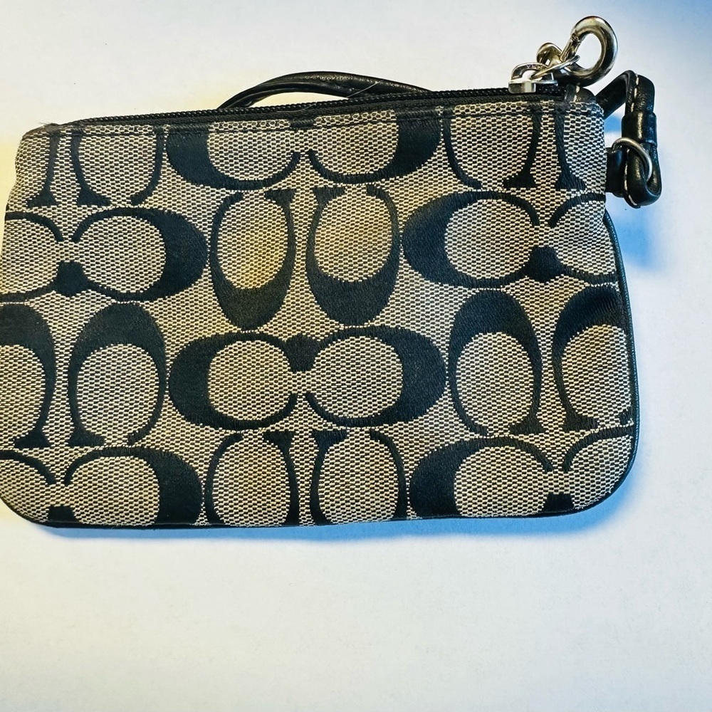 Coach monogram wristlet - Picture 2 of 3